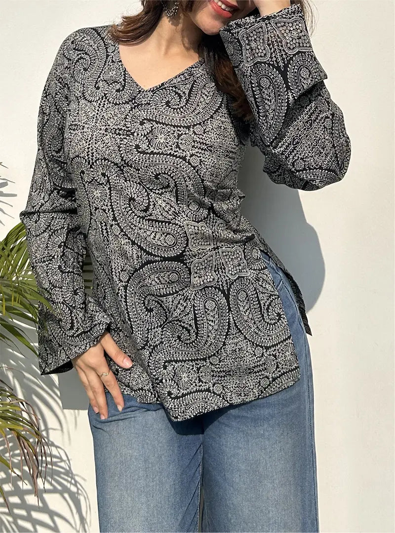 Darkhaast Bell Sleeves Kurti by Evara