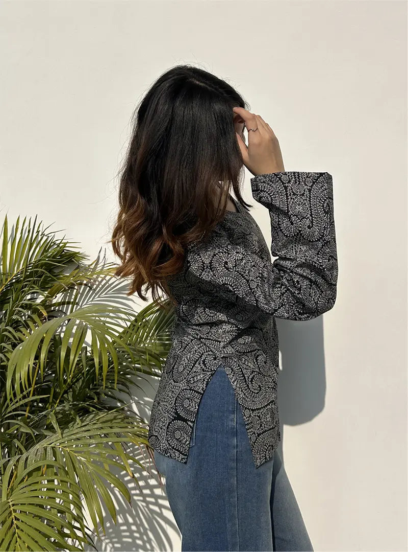 Darkhaast Bell Sleeves Kurti by Evara