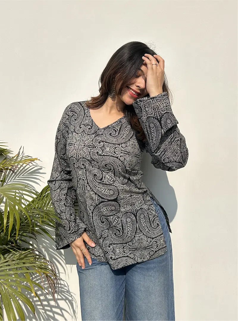 Darkhaast Bell Sleeves Kurti by Evara