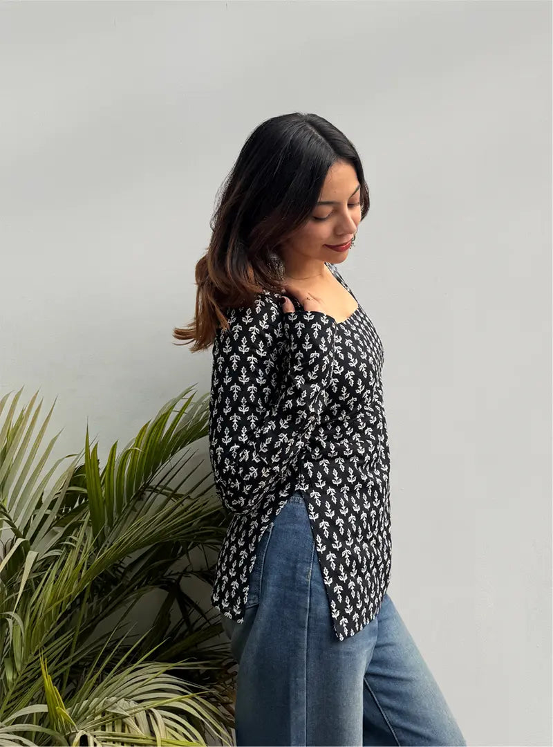 Saawariya Square Neck Kurti by Evara