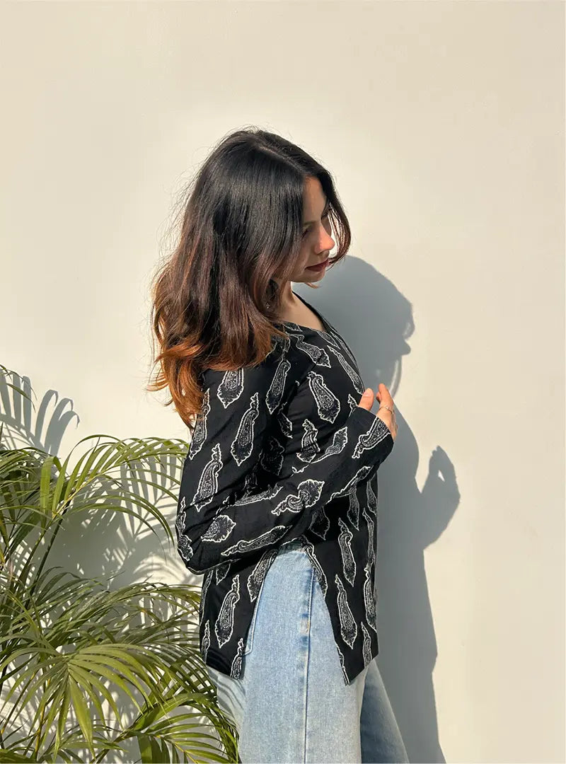 Chandrika Straight Sleeves Kurti by Evara