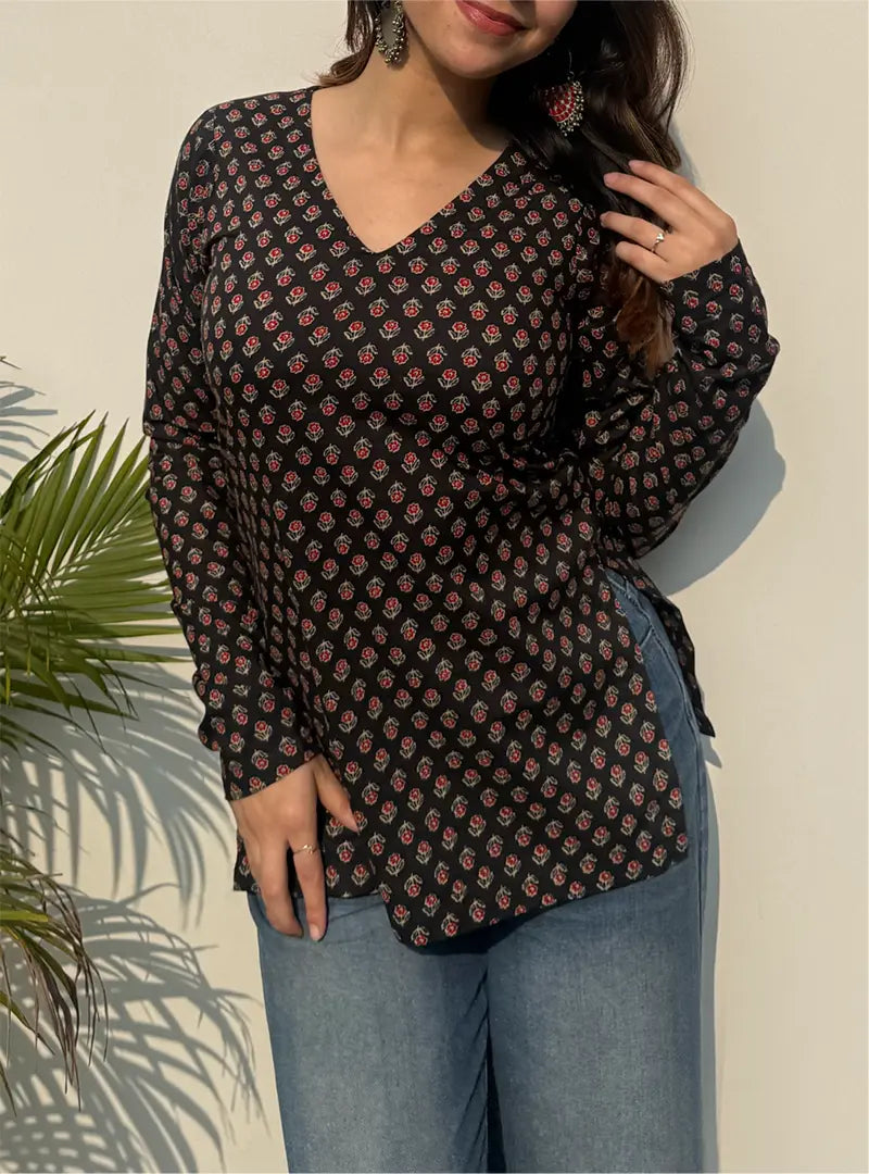 Pardesiya Straight Sleeves Kurti by Evara