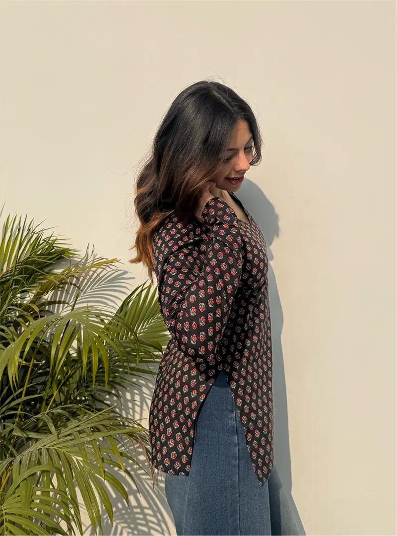 Pardesiya Straight Sleeves Kurti by Evara