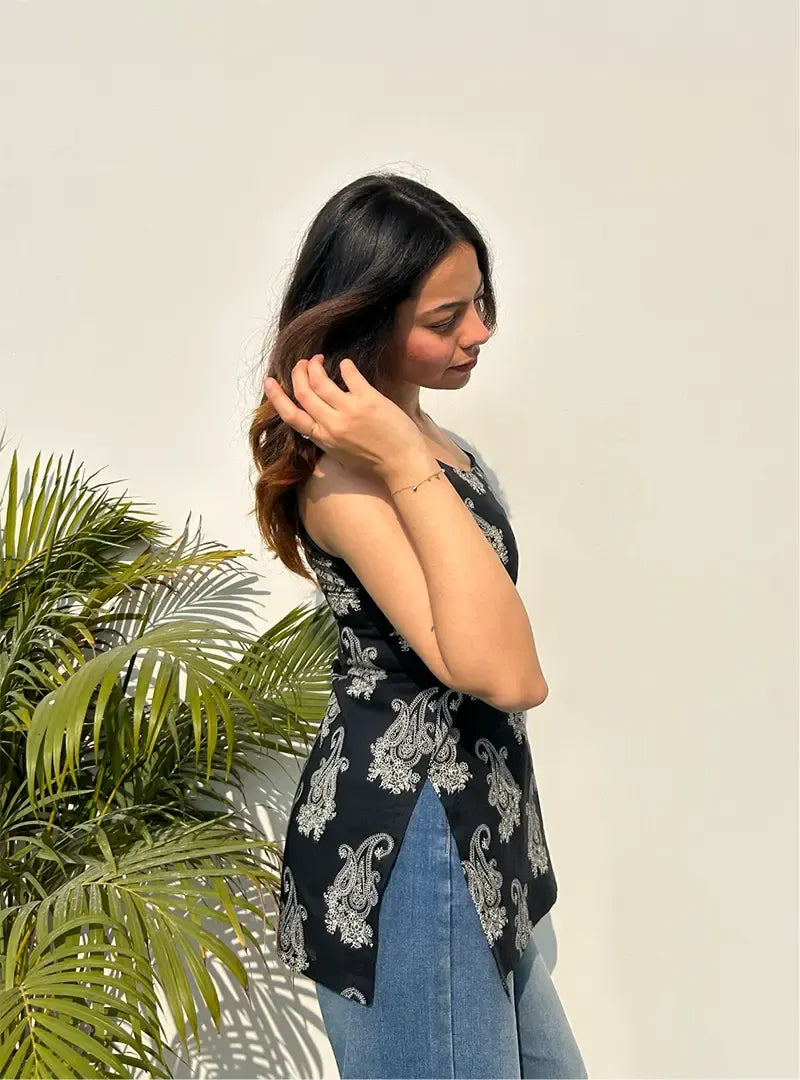 Sairah Short Sleeveless Kurti by Evara